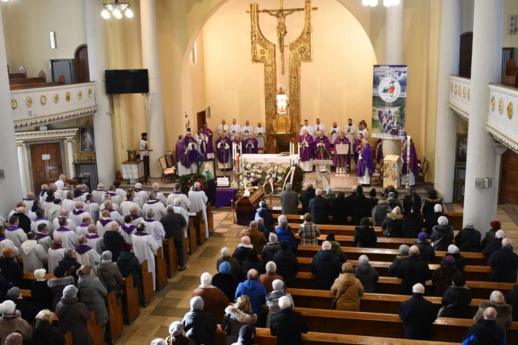 Ostatnie pożegnanie śp. ks. prałata Zbigniewa Stekiela