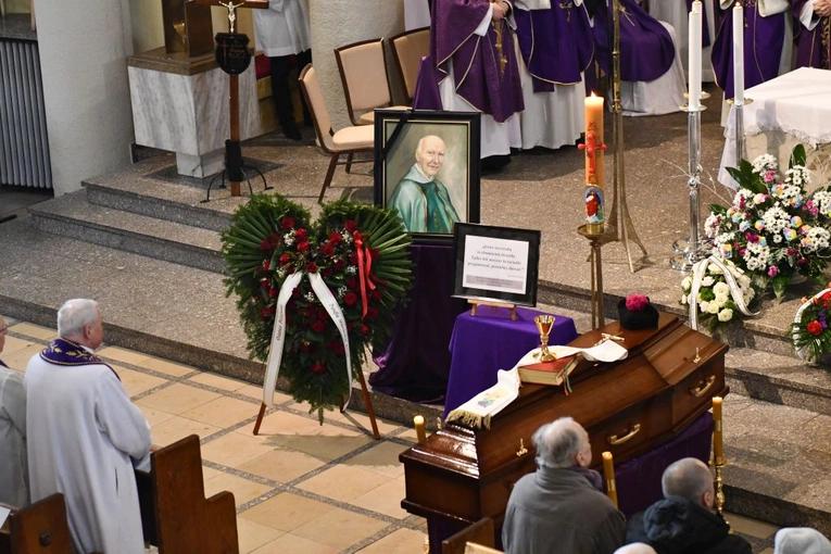 Ostatnie pożegnanie śp. ks. prałata Zbigniewa Stekiela