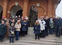 Przy pomniku bł. Stefana Wyszyńskiego.