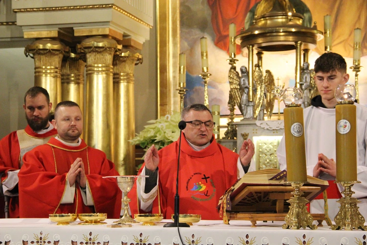 Zabawa. Kotwica w sanktuarium bł. Karoliny