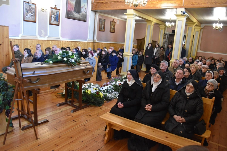 Przasnysz. Pogrzeb s. Marii Pii od Eucharystii