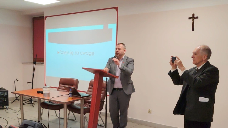 O Piastach na DLP`90