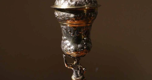 Zabytkowy puchar podarowany do zbiorów wawelskich