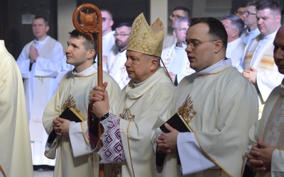 Bp Olszowski do nowych diakonów: Jezus uzdalnia was do tej służby