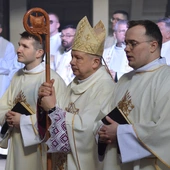 Bp Olszowski do nowych diakonów: Jezus uzdalnia was do tej służby