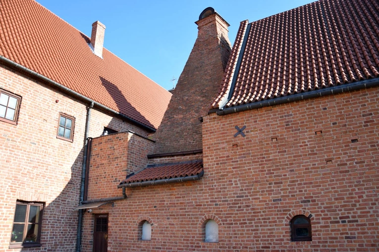 Gotycki piekarnik potrzebuje pomocy konserwatorskiej