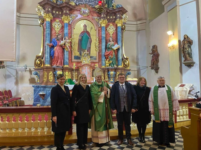 Wnętrze zabytkowej świątyni w Kotli odzyskało dawny blask