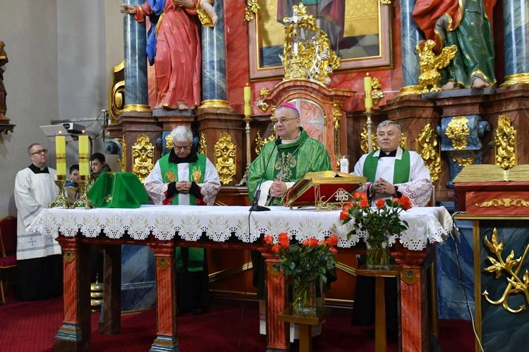 Wnętrze zabytkowej świątyni w Kotli odzyskało dawny blask