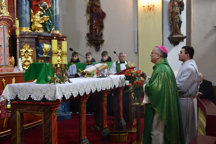 Wnętrze zabytkowej świątyni w Kotli odzyskało dawny blask
