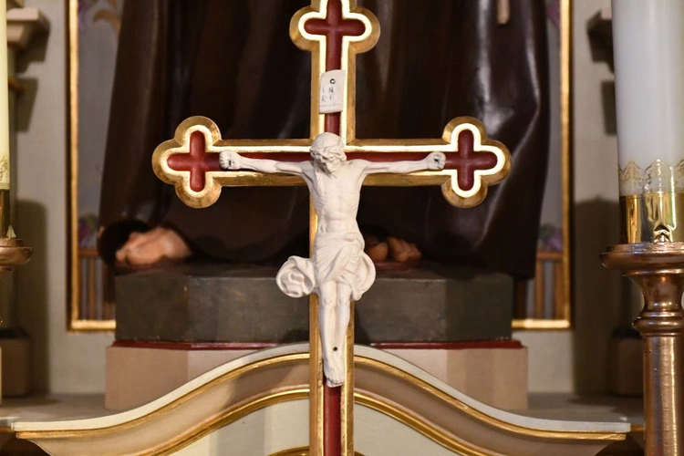 Wnętrze zabytkowej świątyni w Kotli odzyskało dawny blask