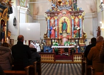 Wnętrze zabytkowej świątyni w Kotli odzyskało dawny blask