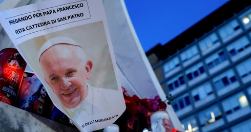 Papież na Anioł Pański: Nie bójcie się ryzykować miłości!