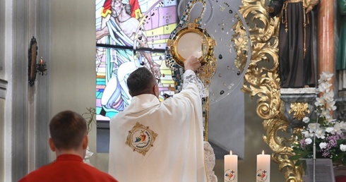 Adoracja Najświętszego Sakramentu w Grobnikach