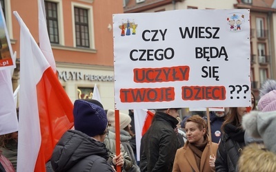 Manifestacja "Tak dla edukacji, nie dla deprawacji"