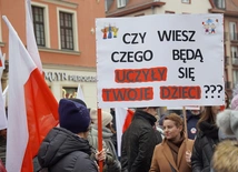 Manifestacja "Tak dla edukacji, nie dla deprawacji"