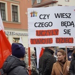 Manifestacja "Tak dla edukacji, nie dla deprawacji"