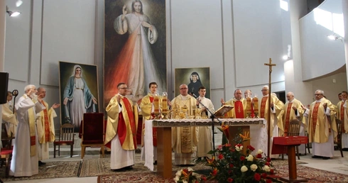 Płock. Bóg, który prosi: "Zaufaj Mi"