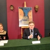 O wystawie opowiadali (od lewej) Katarzyna Jendrzejczyk, Leszek Ruszczy i Ilona Pulnar-Duszyk.