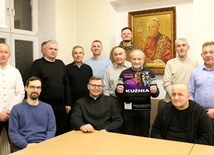 Wykuwają męskie serca