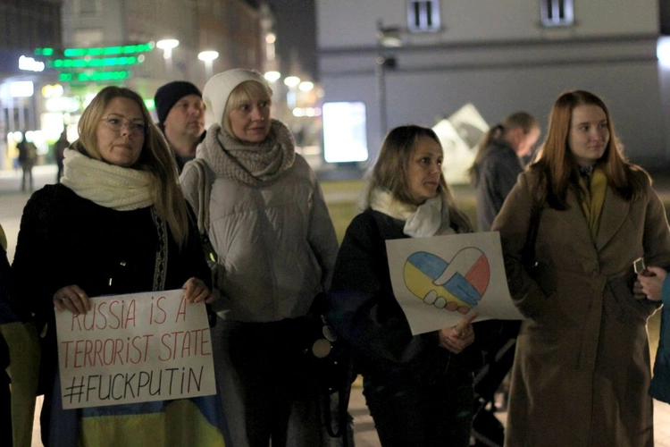 Wiec solidarności z walczącą Ukrainą w 3. rocznicę rosyjskiej inwazji
