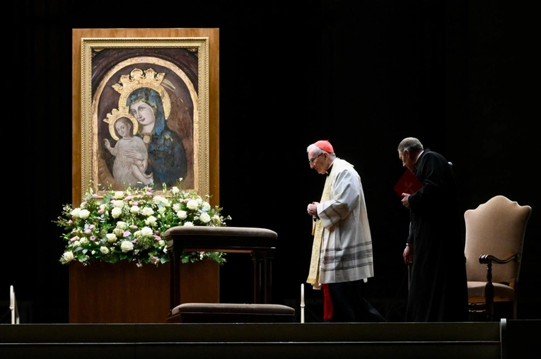 Kard. Parolin na Placu św. Piotra: niech Maryja Uzdrowienie Chorych wspiera Ojca Świętego