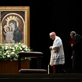 Kard. Parolin na Placu św. Piotra: niech Maryja Uzdrowienie Chorych wspiera Ojca Świętego