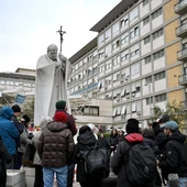 Kolejna noc Papieża w Klinice Gemelli minęła dobrze
