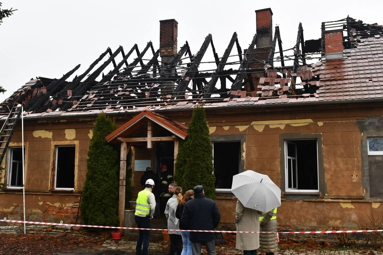 W nocy wybuchł pożar na plebanii w Gądkowie Wielkim