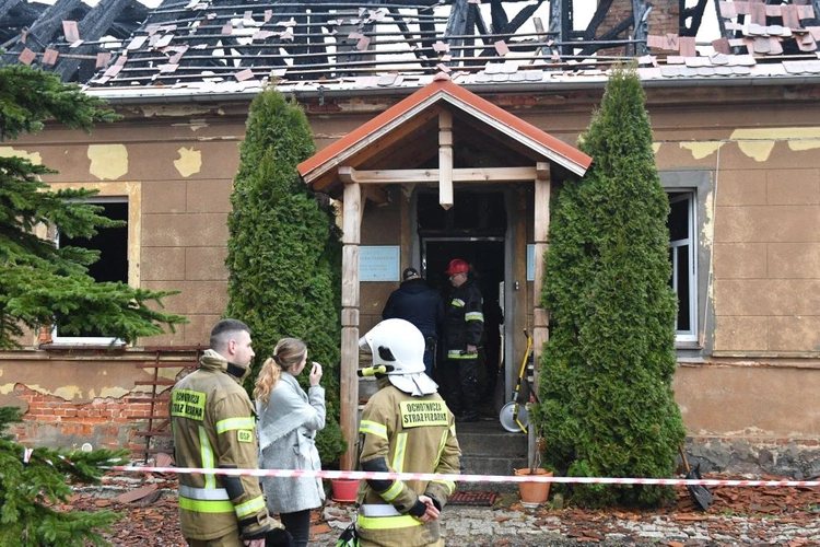 W nocy wybuchł pożar na plebanii w Gądkowie Wielkim