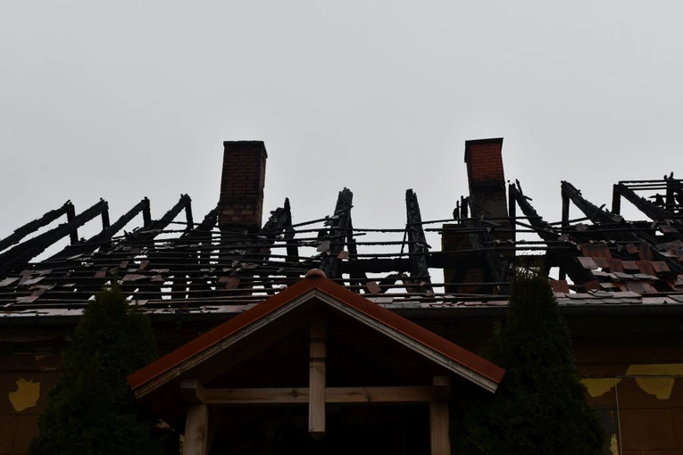 W nocy wybuchł pożar na plebanii w Gądkowie Wielkim