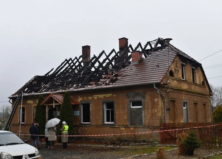 W nocy wybuchł pożar na plebanii w Gądkowie Wielkim