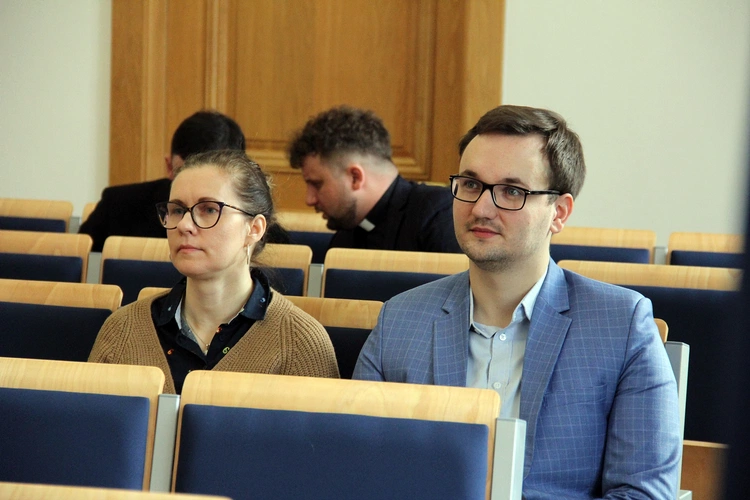 Nie ochrzczą dzieci, dopóki rodzice nie wezmą ślubu. "To niedopuszczalne"