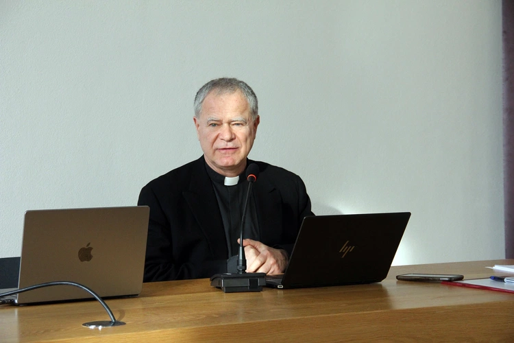 Nie ochrzczą dzieci, dopóki rodzice nie wezmą ślubu. "To niedopuszczalne"
