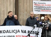 Pikieta przed MEN