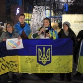 Ukraina krwawi, ale nie upada