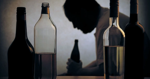 Jest wyjście z piekła uzależnień. Tuż przed Wielkim Postem Kościół zwraca uwagę na ogromny problem nadużywania alkoholu