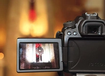Umiejętna i taktowna obsługa fotograficzna nabożeństw to również duża sztuka.