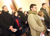 W spotkaniach kursowych wzięło udział 50 par. 