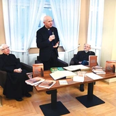 	Spotkanie z autorami książki odbyło się 15 lutego.