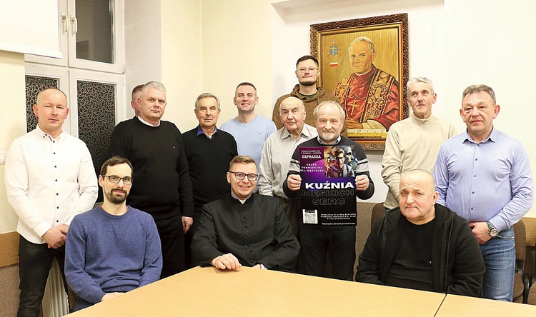 	Moderatorem grupy jest ks. Daniel Wiecheć.