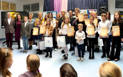 	Wręczenie nagród i wyróżnień uczestnikom konkursu. 