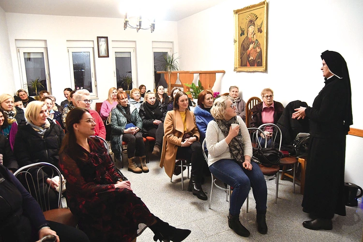 Kolejne spotkanie z pochodzącą z Bieniowa s. Krzysztofą Kujawską będzie miało miejsce 18 marca o godz. 19 w salkach na plebanii.