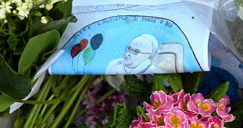 Dobre wieści z Rzymu. Stan zdrowia papieża się poprawia. Ustąpiła łagodna niewydolność nerek