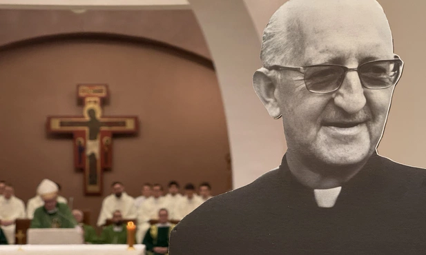Bp Wodarczyk o ks. Blachnickim: podał nam znacznie więcej niż kubek wody