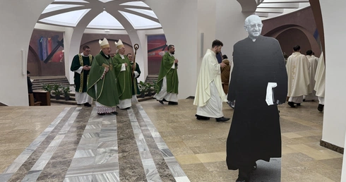 Katowice. Msza św. w intencji rychłej beatyfikacji założyciela Ruchu Światło-Życie