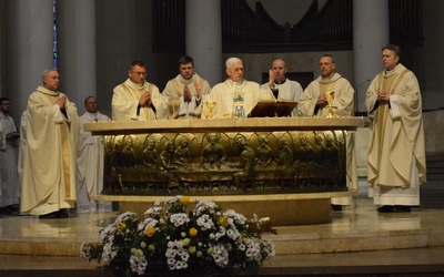 Dekanaty pielgrzymowały do katedry