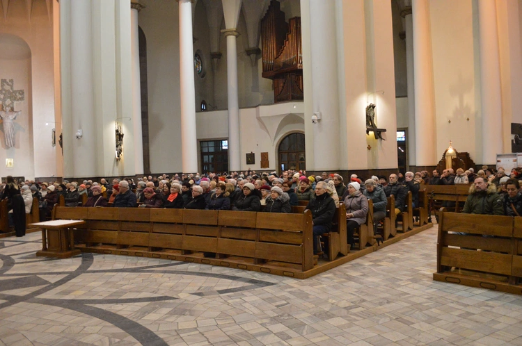 Dekanaty pielgrzymowały do katedry