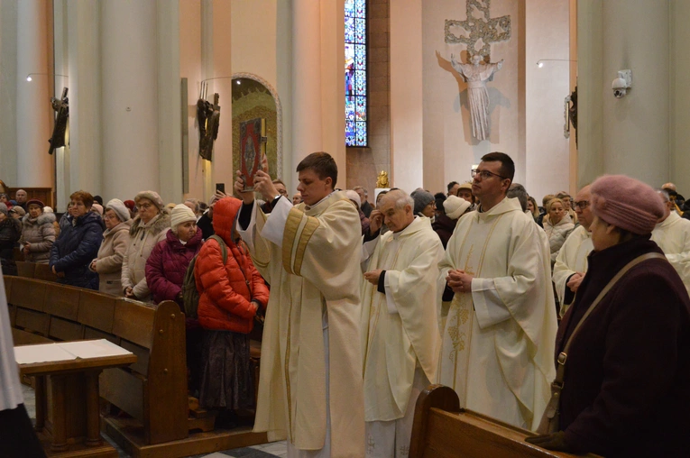 Dekanaty pielgrzymowały do katedry