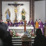 Pogrzeb bp. Kazimierza Romaniuka, cz. 1