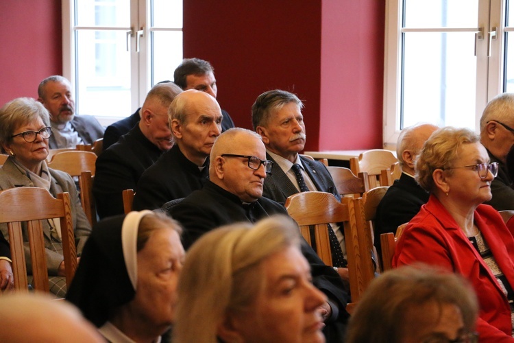 Płock. Konferencja naukowa dedykowana bp. Romanowi Marcinkowskiemu